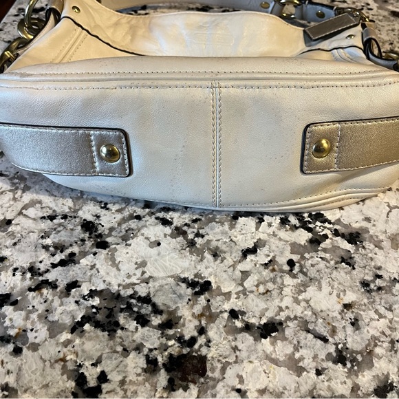COACH M1082-F12671 Zoe Hobo Shoulder Bag cream winter white gold lt blue lining - Picture 3 of 13